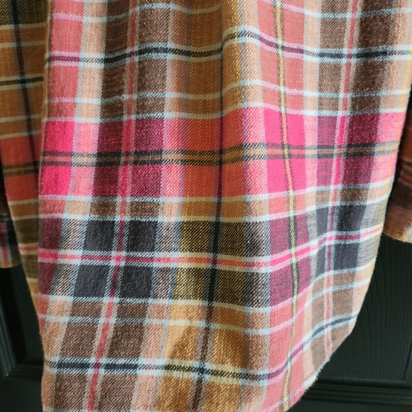 American Eagle Autumn Vibes Plaid Boyfriend Flannel Shirt - Picture 3 of 12